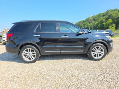More photos of 2016 Ford Explorer Limited at Hocking Valley Motors, OH