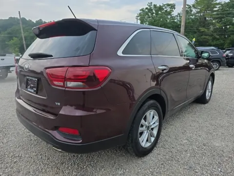 More photos of 2019 Kia Sorento LX at Hocking Valley Motors, OH