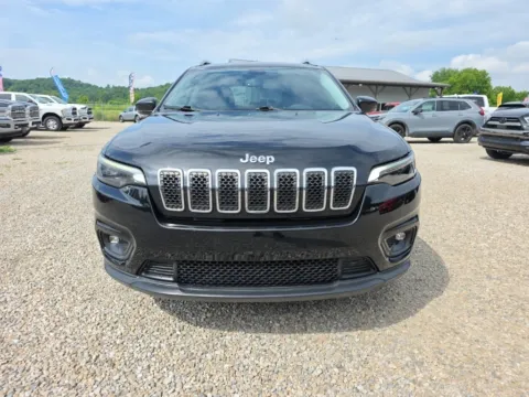 Photos of 2019 Jeep Cherokee Latitude Plus for sale in Logan, OH at Hocking Valley Motors