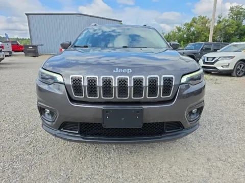 Photos of 2019 Jeep Cherokee Latitude Plus for sale in Logan, OH at Hocking Valley Motors