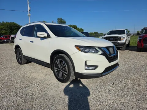 White 2017 Nissan Rogue SL for sale in Logan, OH