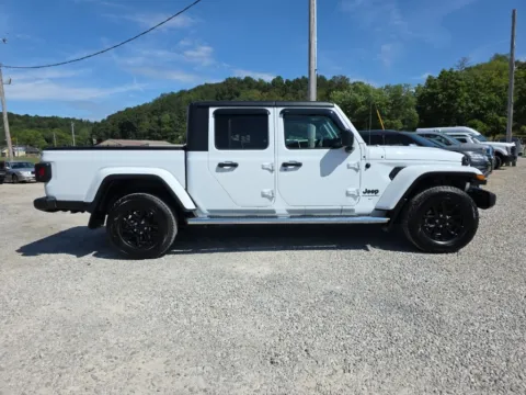 More photos of 2023 Jeep Gladiator Sport at Hocking Valley Motors, OH