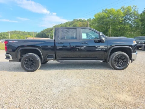 More photos of 2022 Chevrolet Silverado 2500HD LT at Hocking Valley Motors, OH