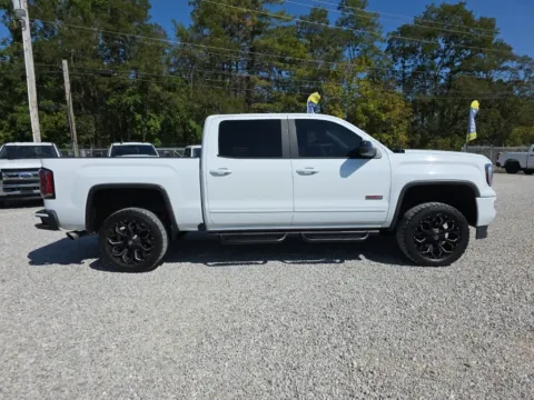 More photos of 2017 GMC Sierra 1500 SLT at Hocking Valley Motors, OH
