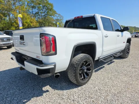 More photos of 2017 GMC Sierra 1500 SLT at Hocking Valley Motors, OH