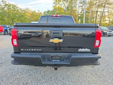 More photos of 2018 Chevrolet Silverado 1500 High Country at Hocking Valley Motors, OH