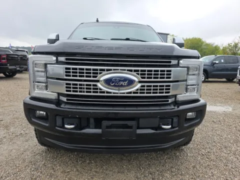 Photos of 2019 Ford F-250SD Platinum for sale in Logan, OH at Hocking Valley Motors