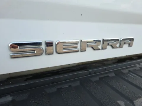 More photos of 2018 GMC Sierra 1500 at Hocking Valley Motors, OH