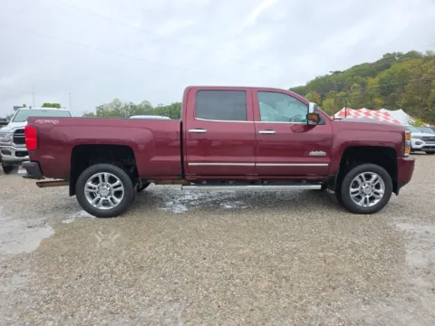 More photos of 2017 Chevrolet Silverado 2500HD High Country at Hocking Valley Motors, OH