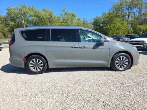 More photos of 2021 Chrysler Pacifica Hybrid Touring L at Hocking Valley Motors, OH