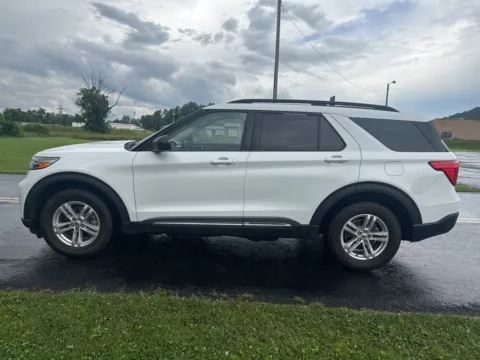 More photos of 2021 Ford Explorer XLT at Hocking Valley Motors, OH