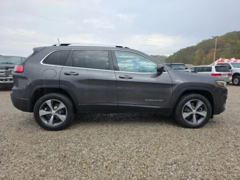 More photos of 2019 Jeep Cherokee Limited at Hocking Valley Motors, OH