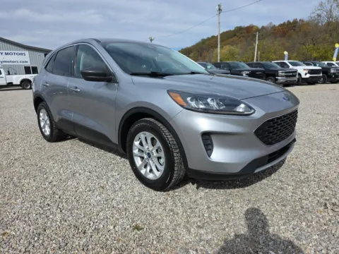 Silver 2022 Ford Escape SE for sale in Logan, OH