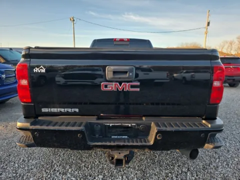 More photos of 2015 GMC Sierra 3500HD Denali at Hocking Valley Motors, OH