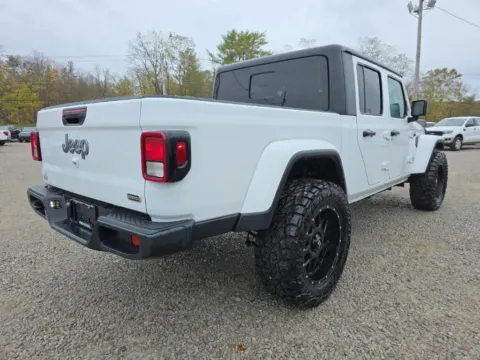 More photos of 2023 Jeep Gladiator Overland at Hocking Valley Motors, OH