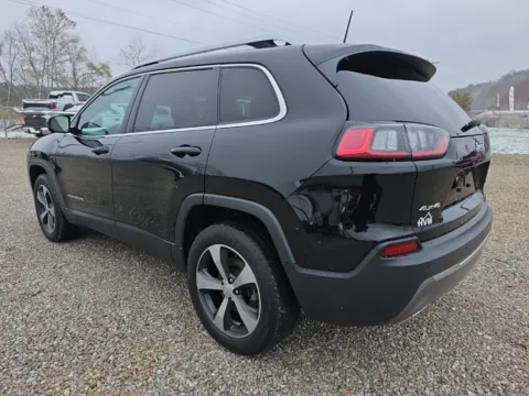 More photos of 2019 Jeep Cherokee Limited at Hocking Valley Motors, OH