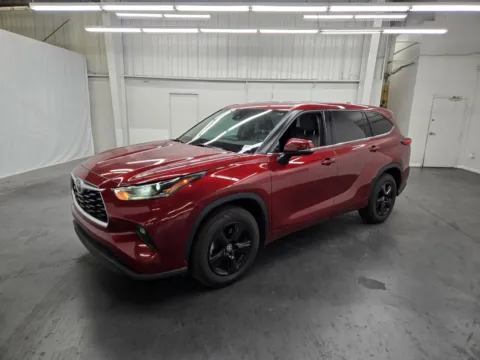 Red 2021 Toyota Highlander LE for sale in Las Vegas, NV