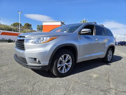 Silver 2016 Toyota Highlander LE Plus for sale in Las Vegas, NV