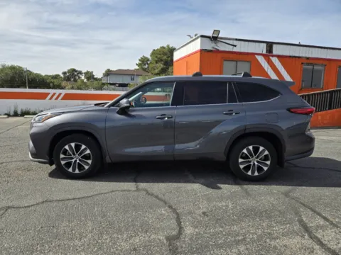 Photos of 2020 Toyota Highlander XLE for sale in Las Vegas, NV at Baja Auto Sales West