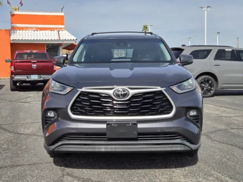 More photos of 2020 Toyota Highlander XLE at Baja Auto Sales West, NV