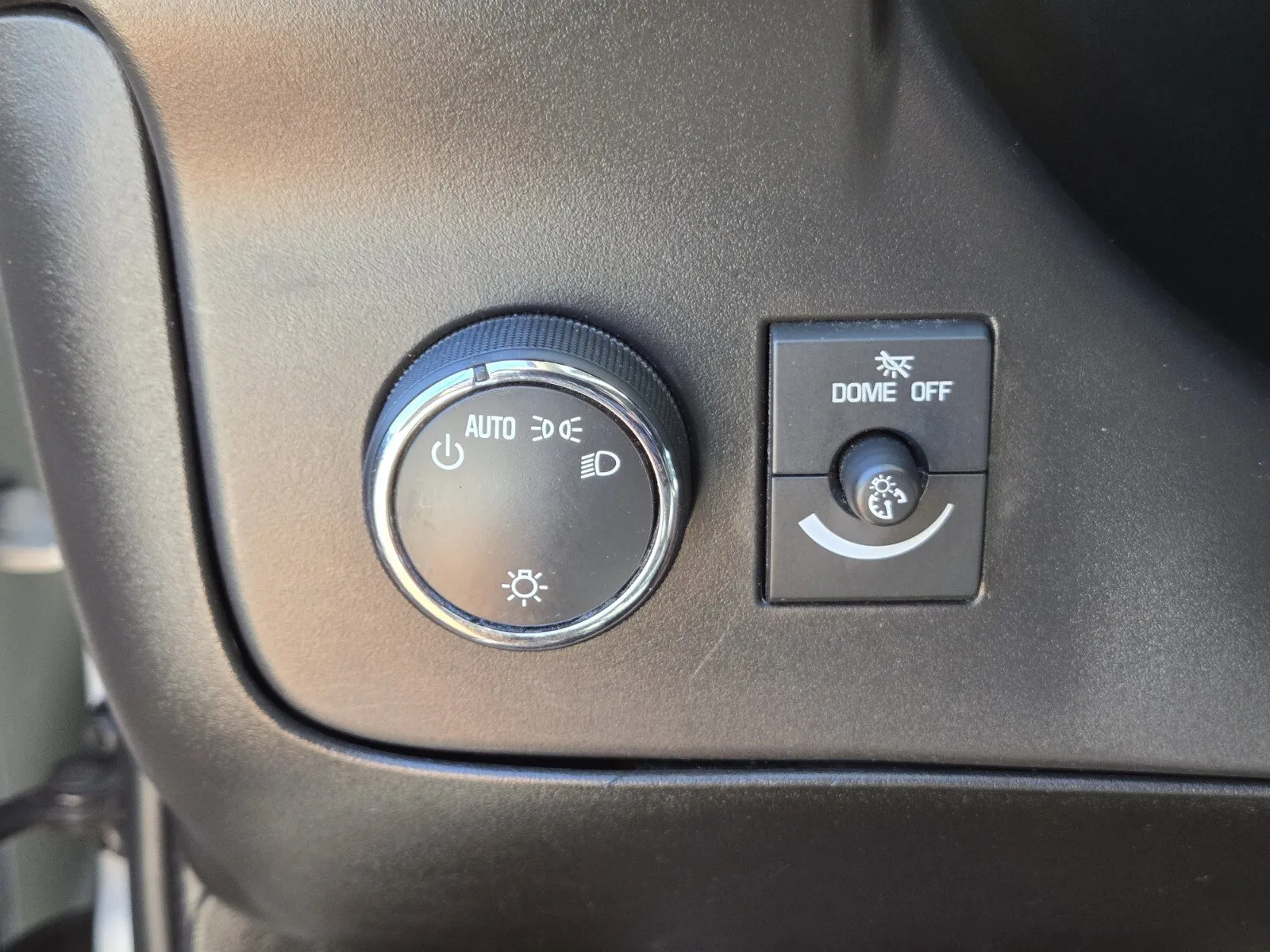 2021 Chevrolet Express Passenger LT - Photo 16