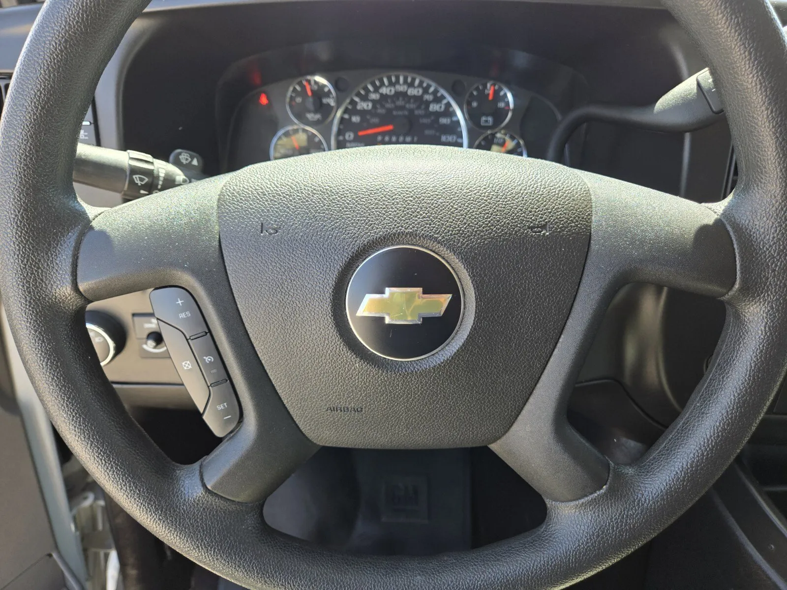 2021 Chevrolet Express Passenger LT - Photo 13