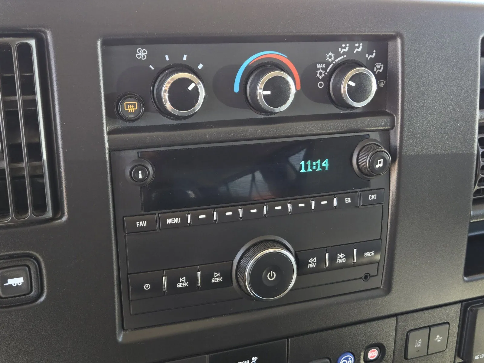 2021 Chevrolet Express Passenger LT - Photo 15