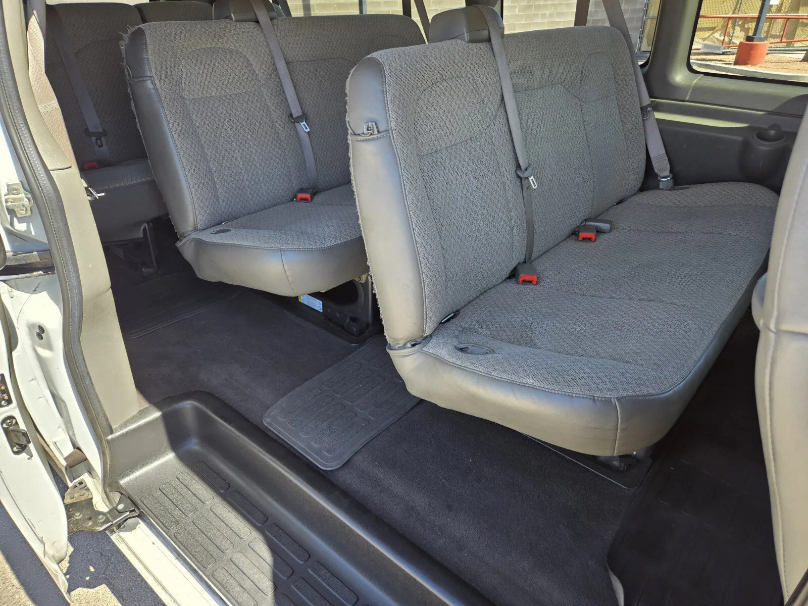 2021 Chevrolet Express Passenger LT - Photo 9