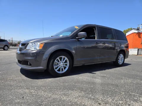Gray 2019 Dodge Grand Caravan SXT for sale in Las Vegas, NV