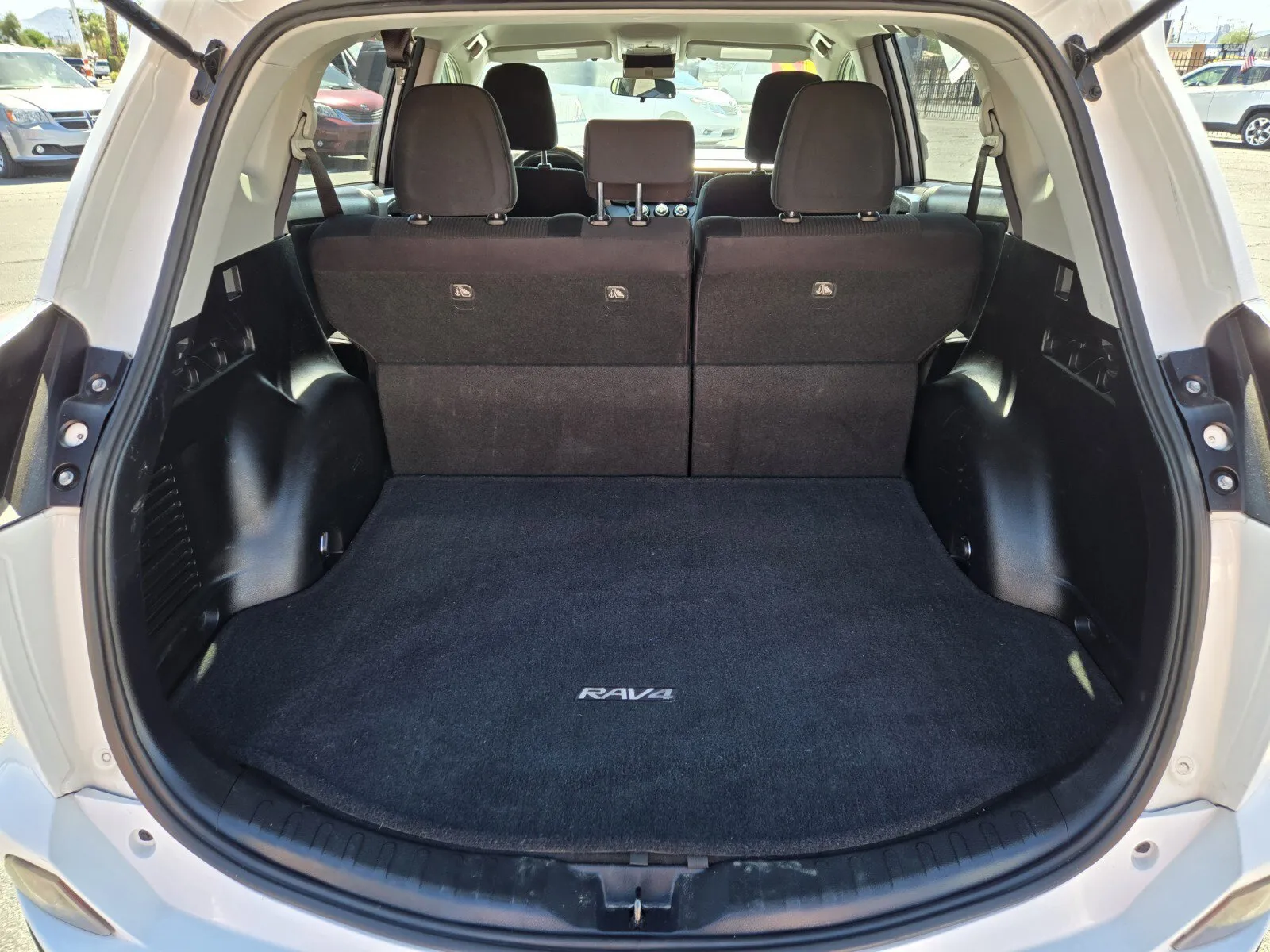 Toyota RAV4 photo 10