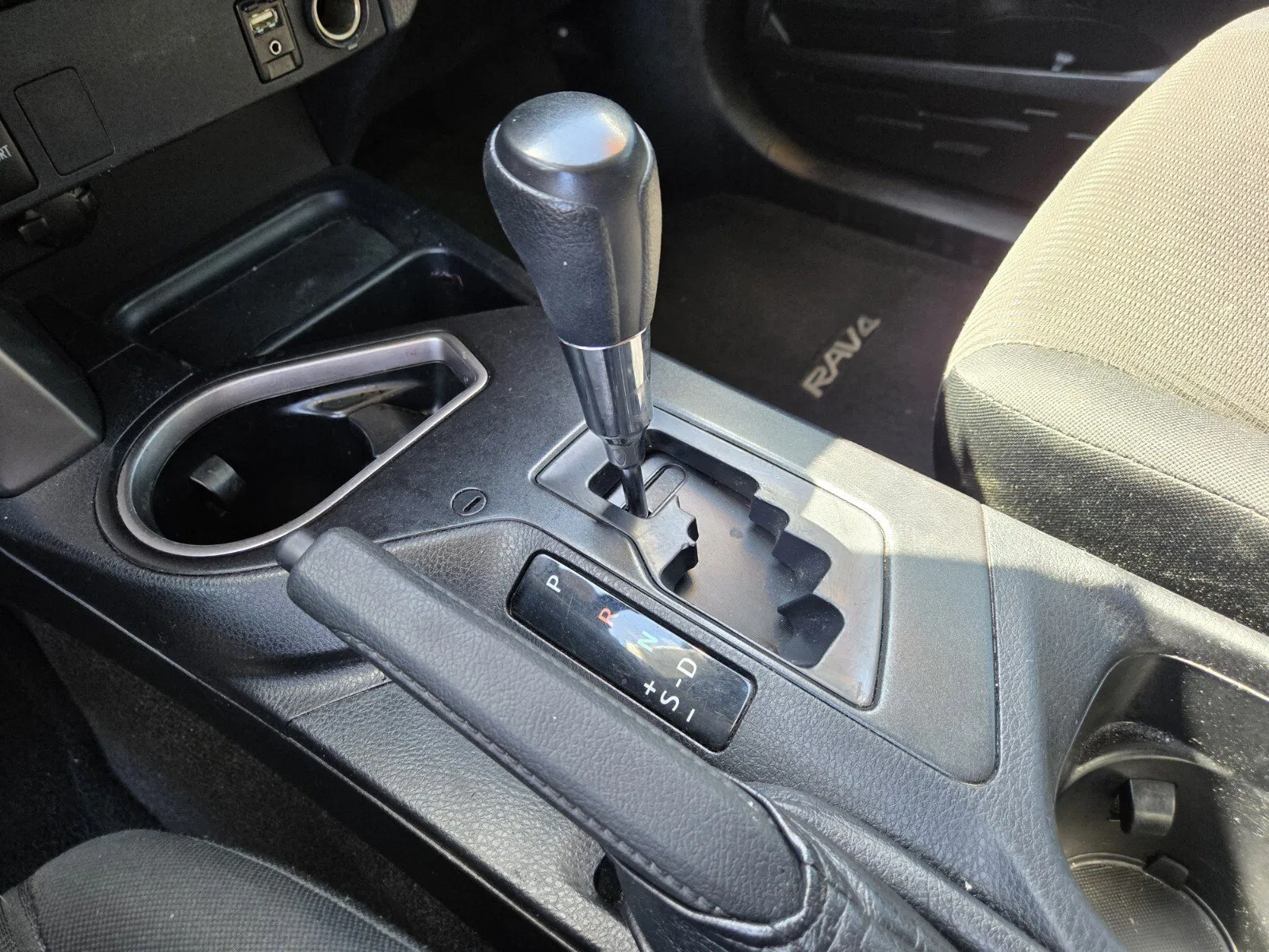 Toyota RAV4 photo 19