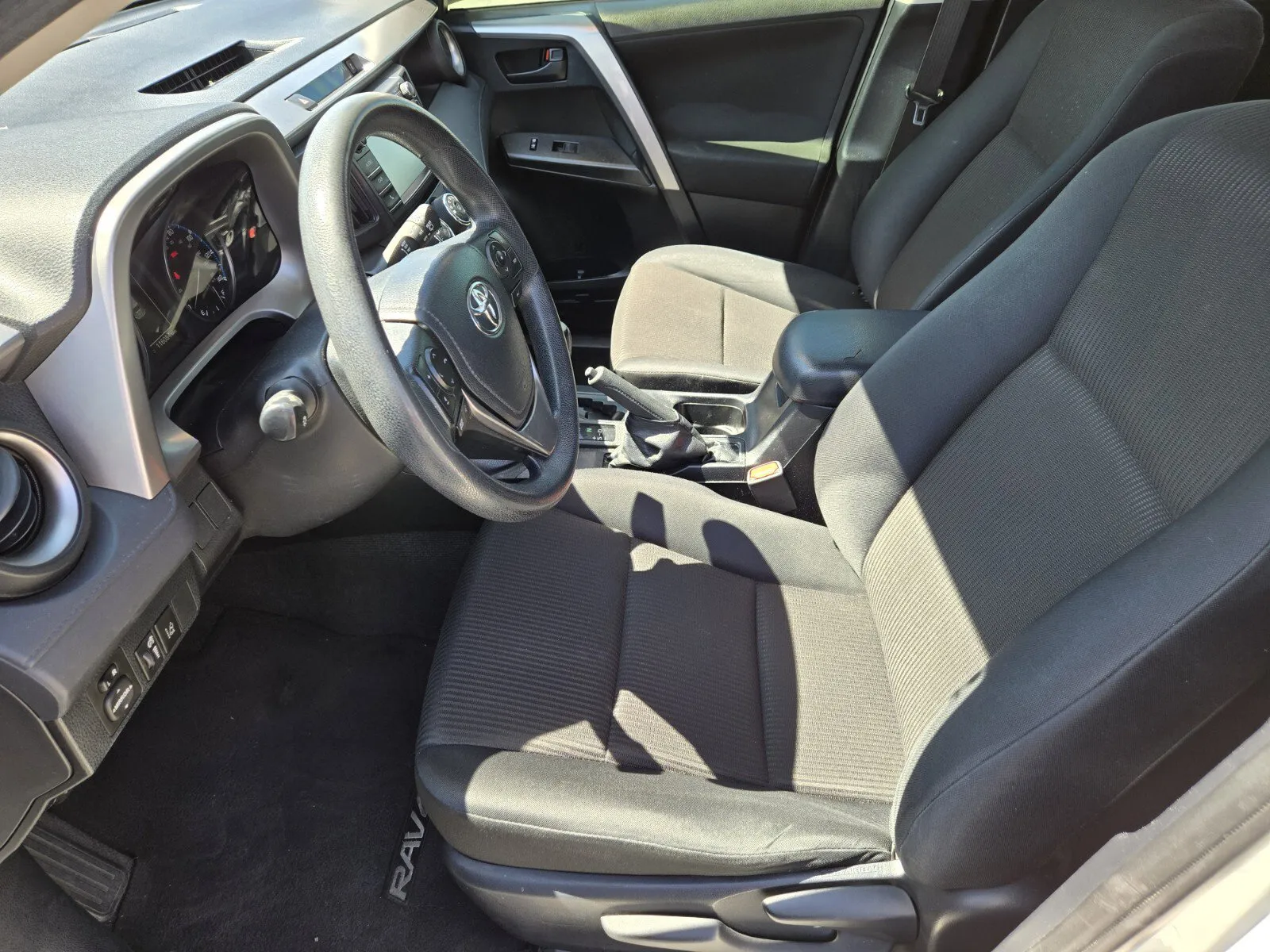 Toyota RAV4 photo 7