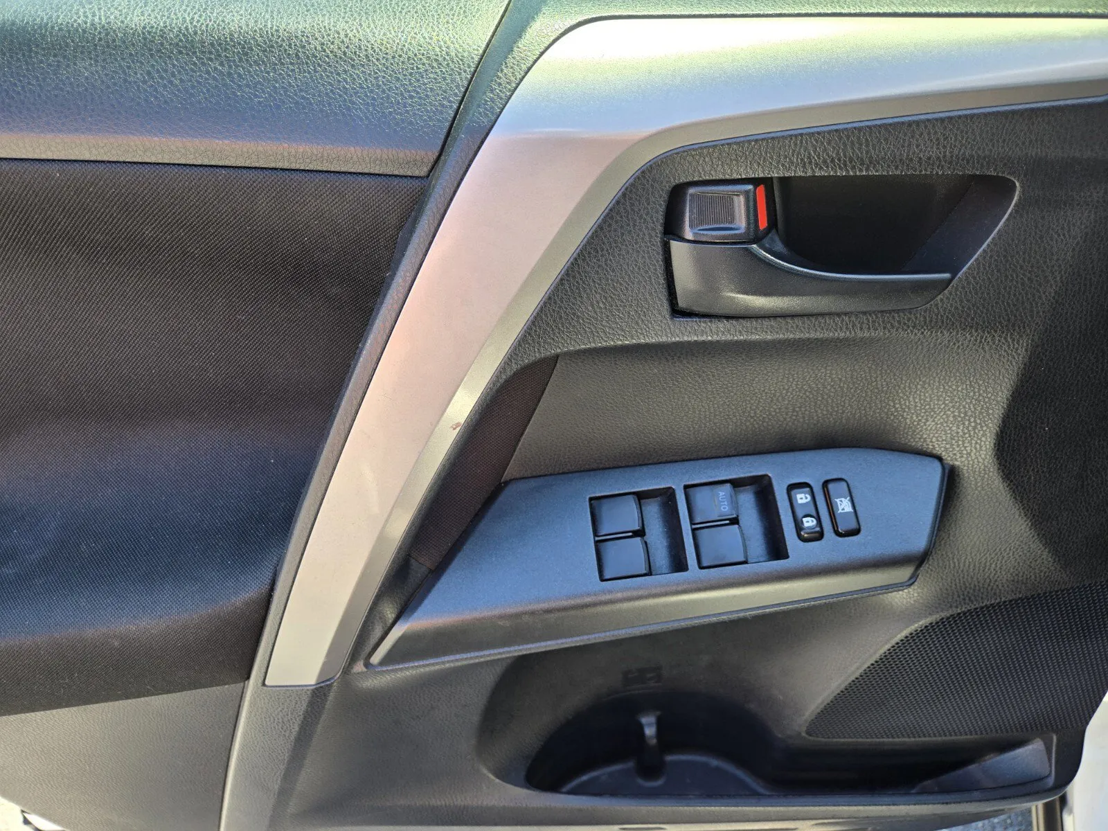 Toyota RAV4 photo 14