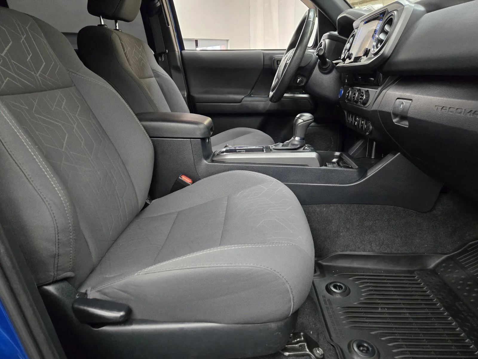 2018 Toyota Tacoma SR5 - Photo 13