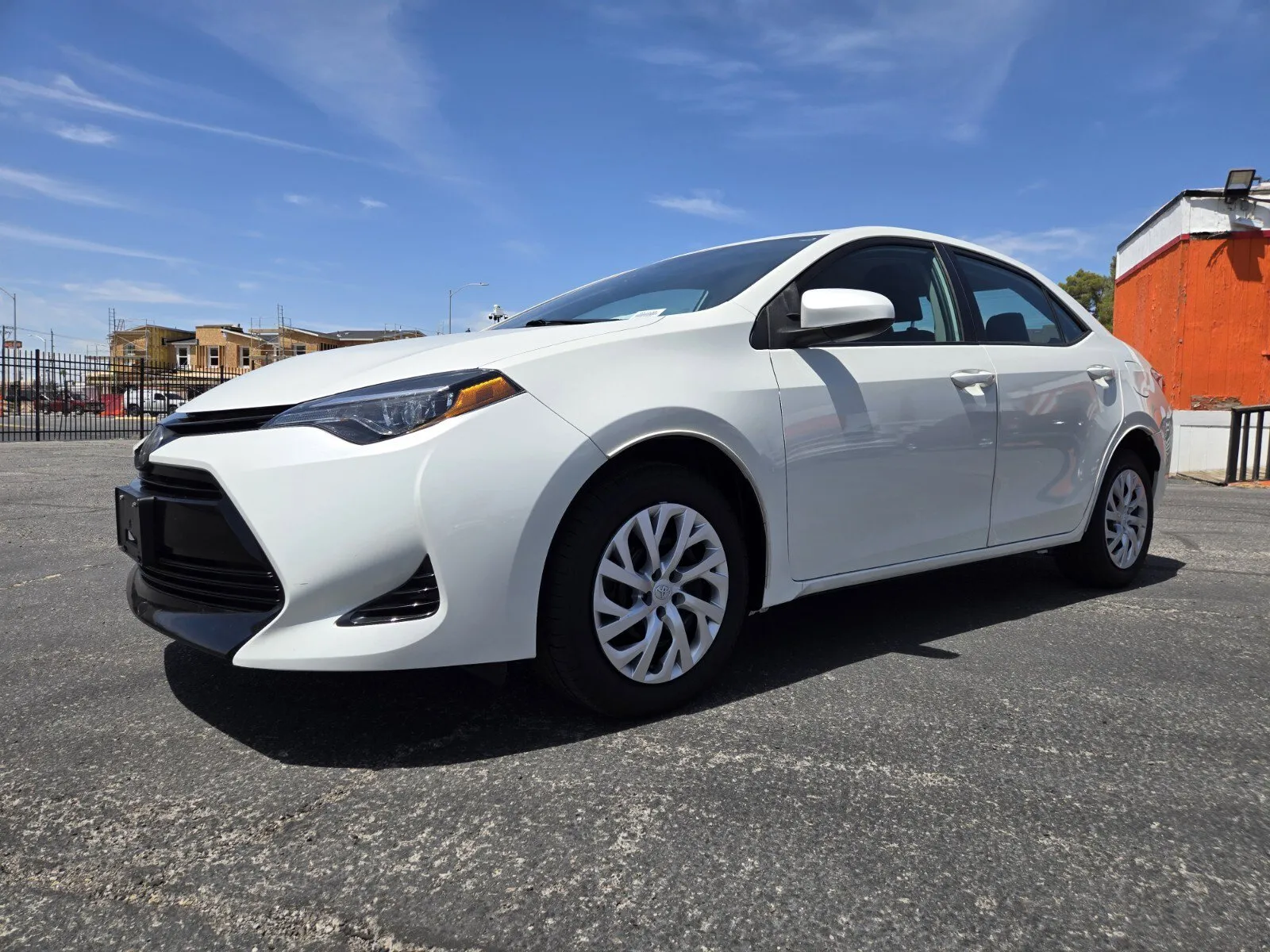 White 2018 Toyota Corolla LE for sale in Las Vegas, NV