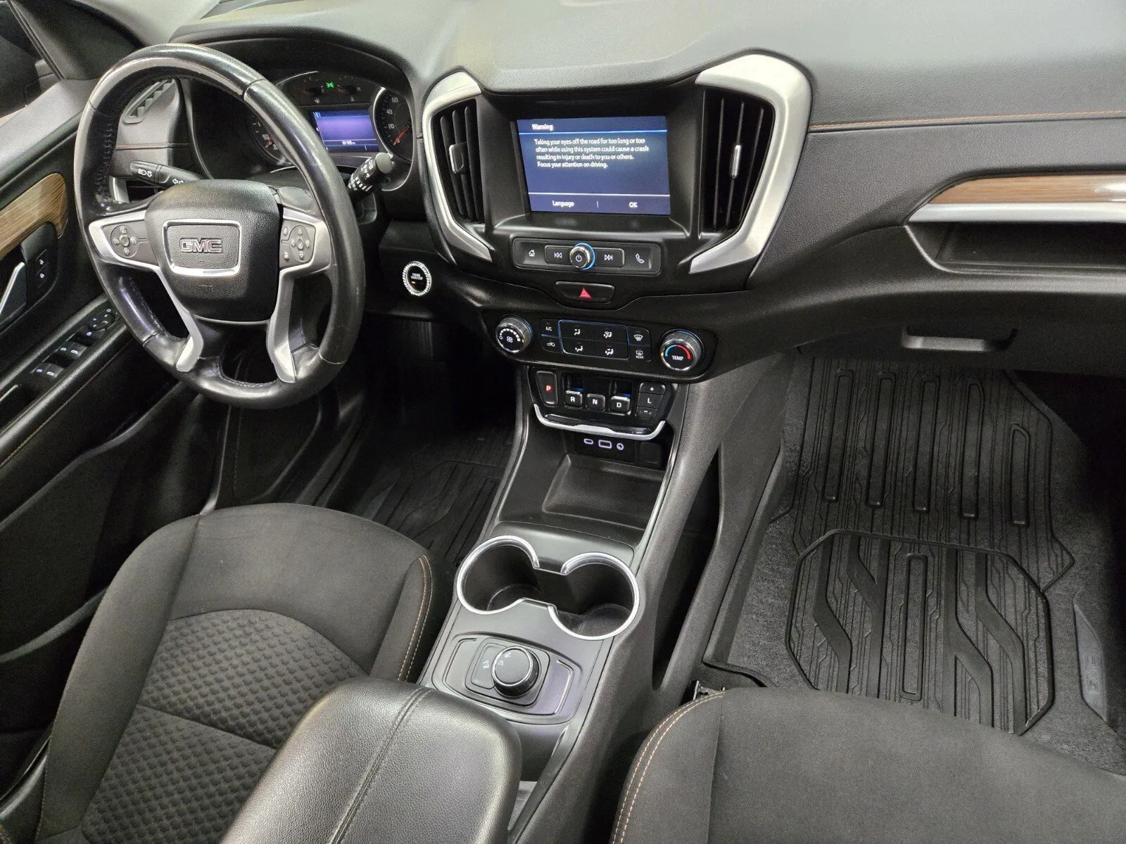 GMC Terrain photo 13