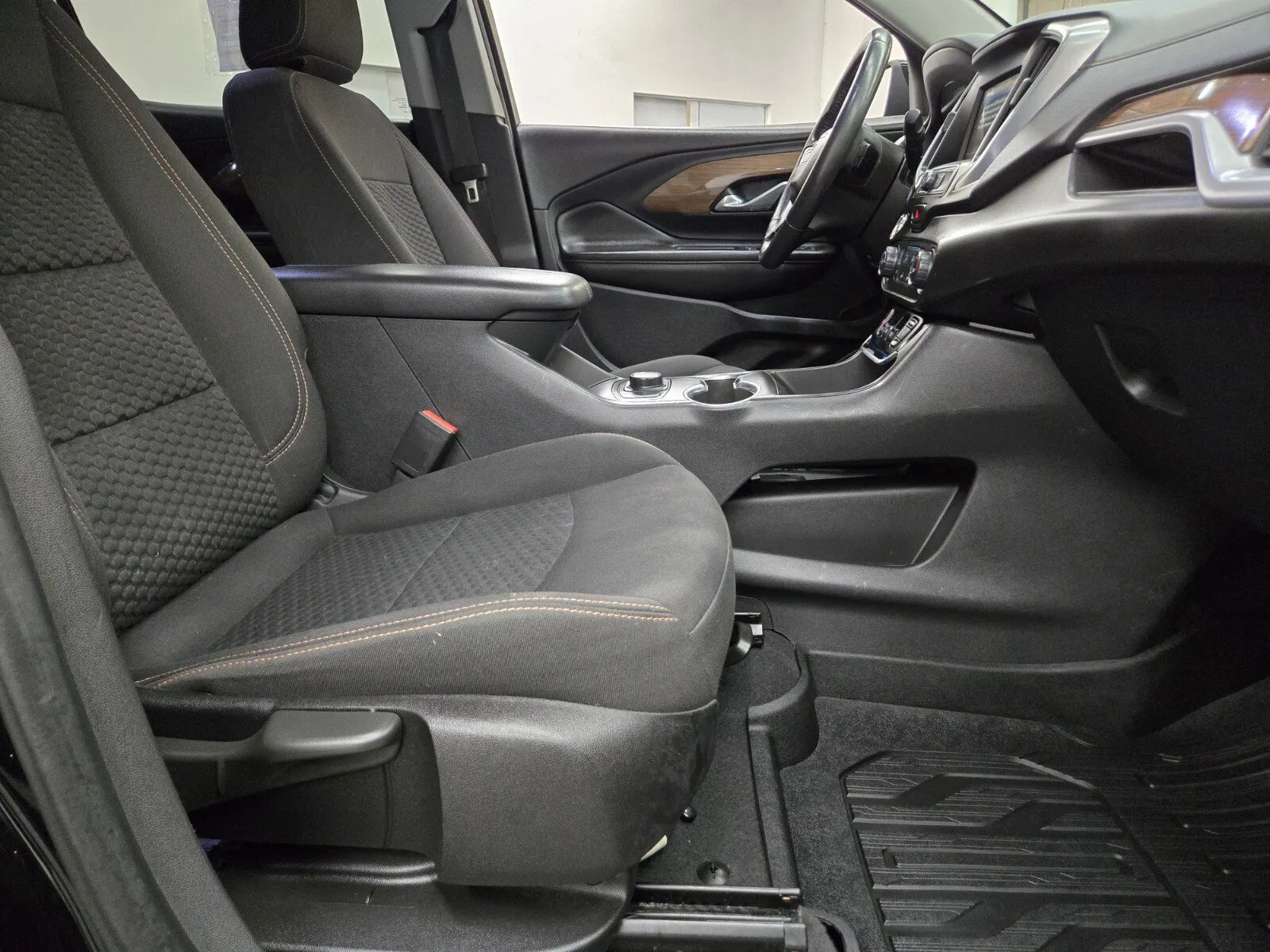 GMC Terrain photo 12