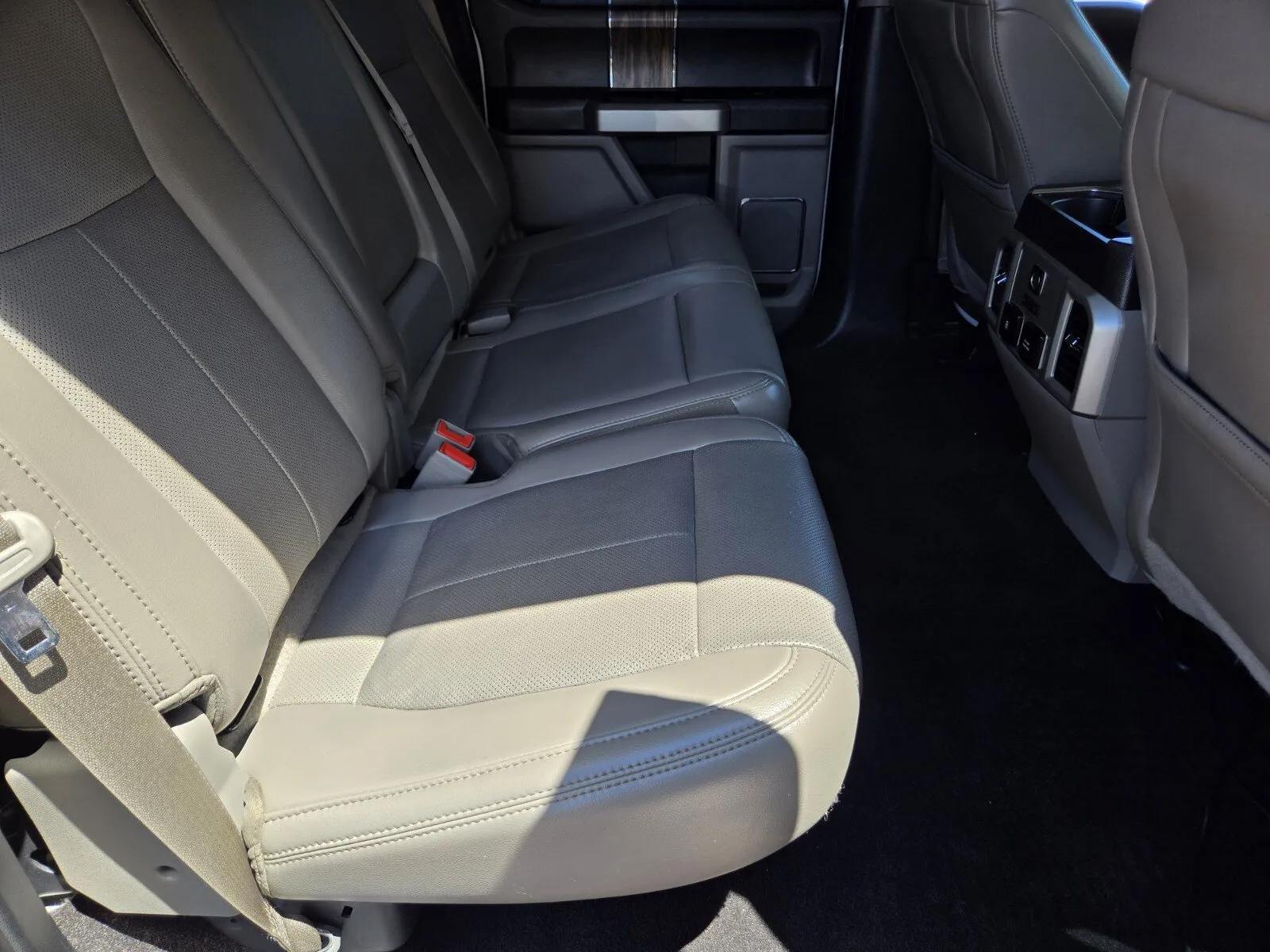 Ford F-150 photo 11