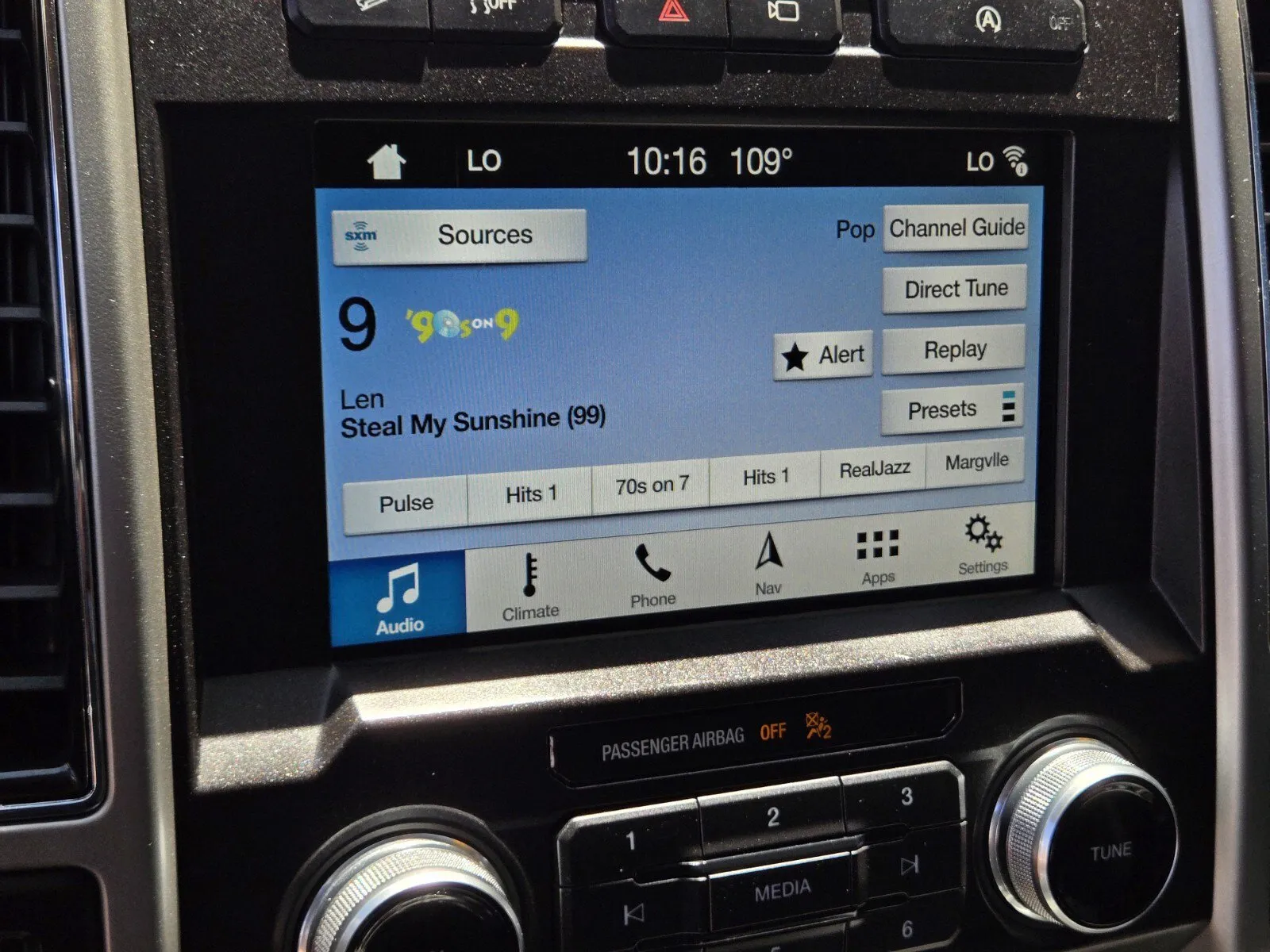 Ford F-150 photo 17