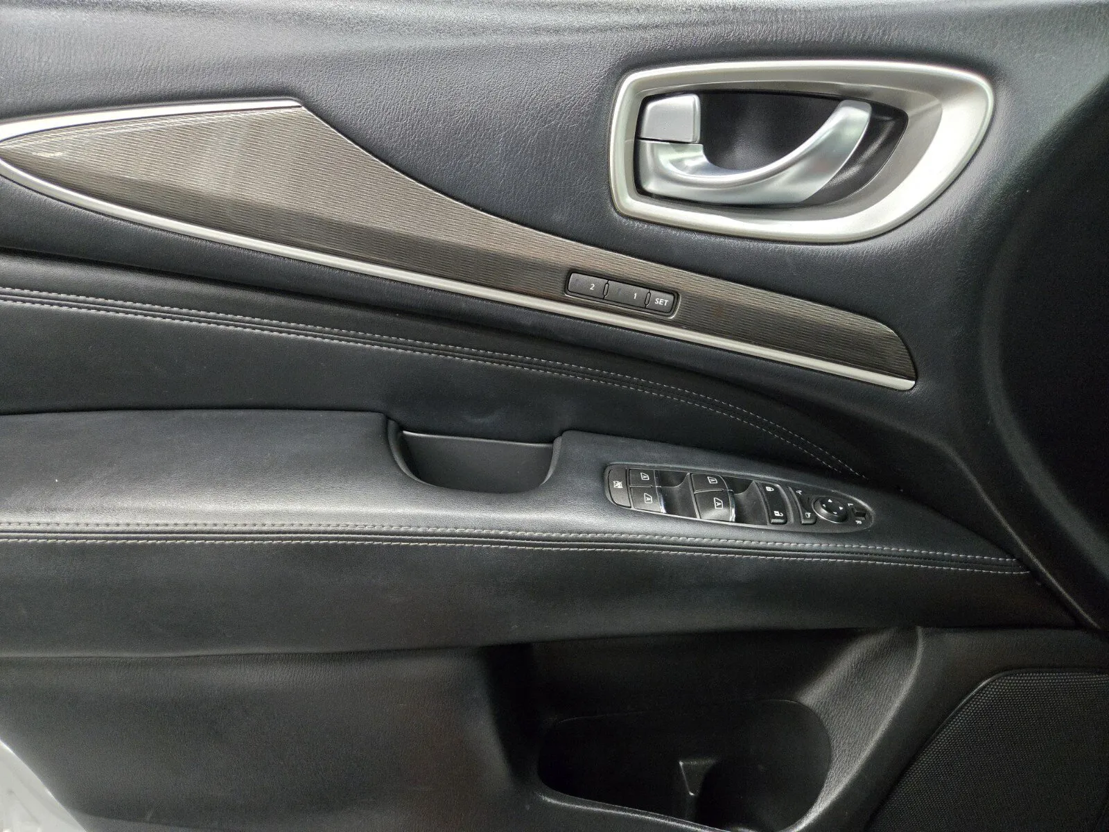 2016 INFINITI QX60 Base - Photo 16