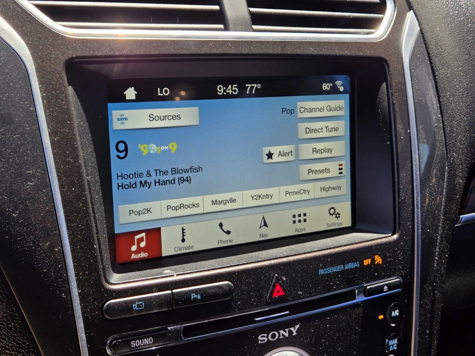Ford Explorer photo 18