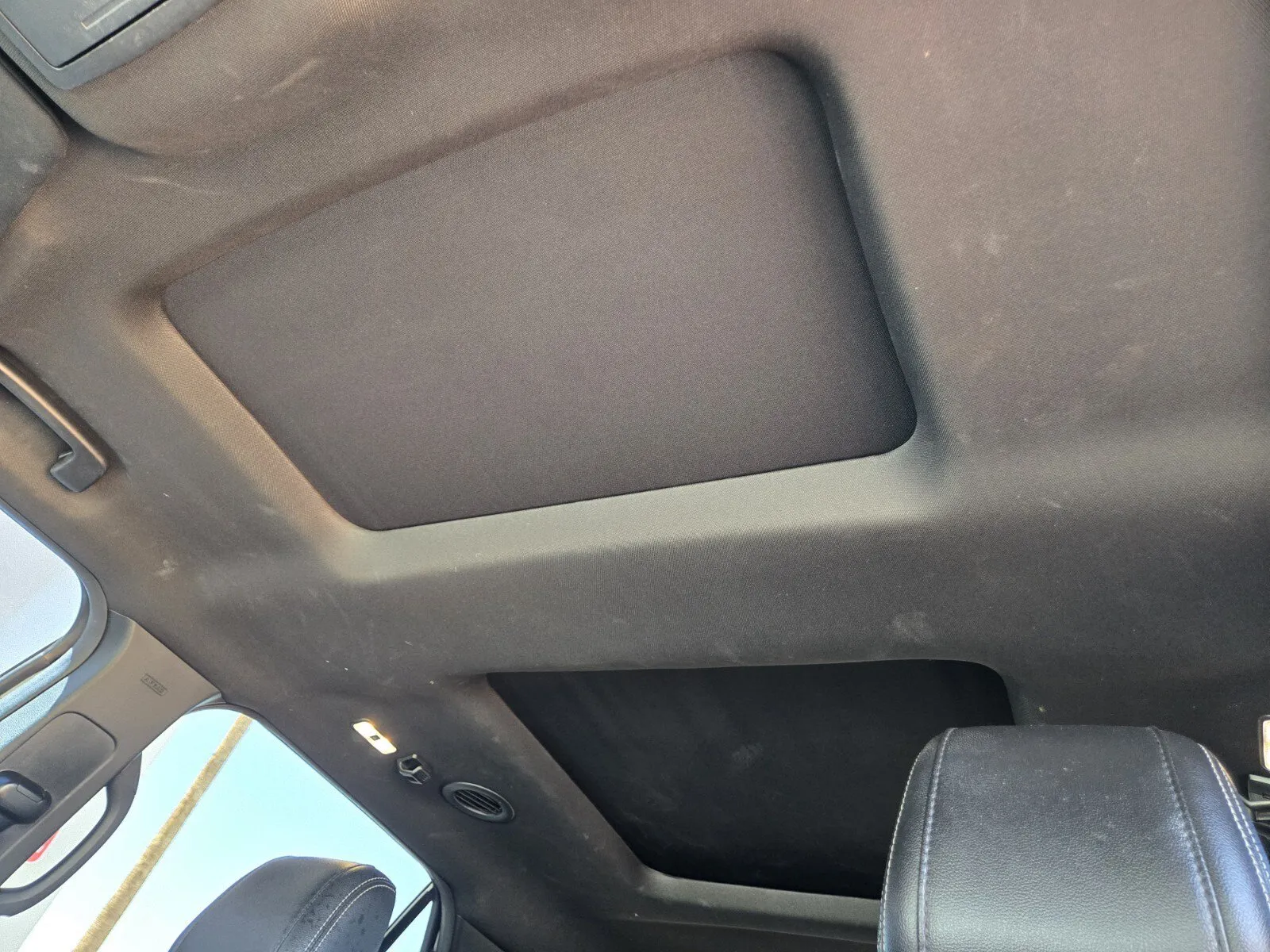 Ford Explorer photo 8