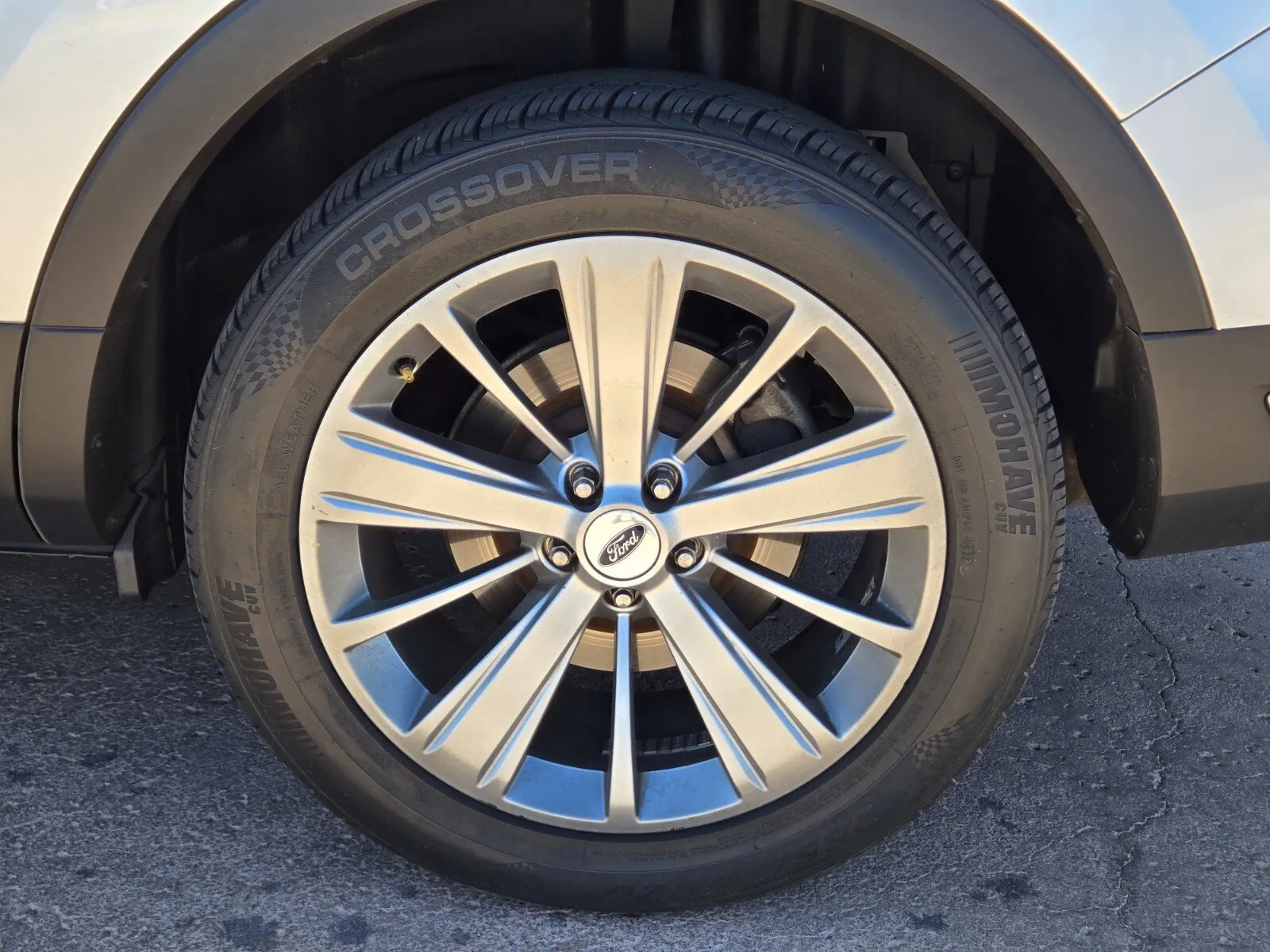 Ford Explorer photo 6