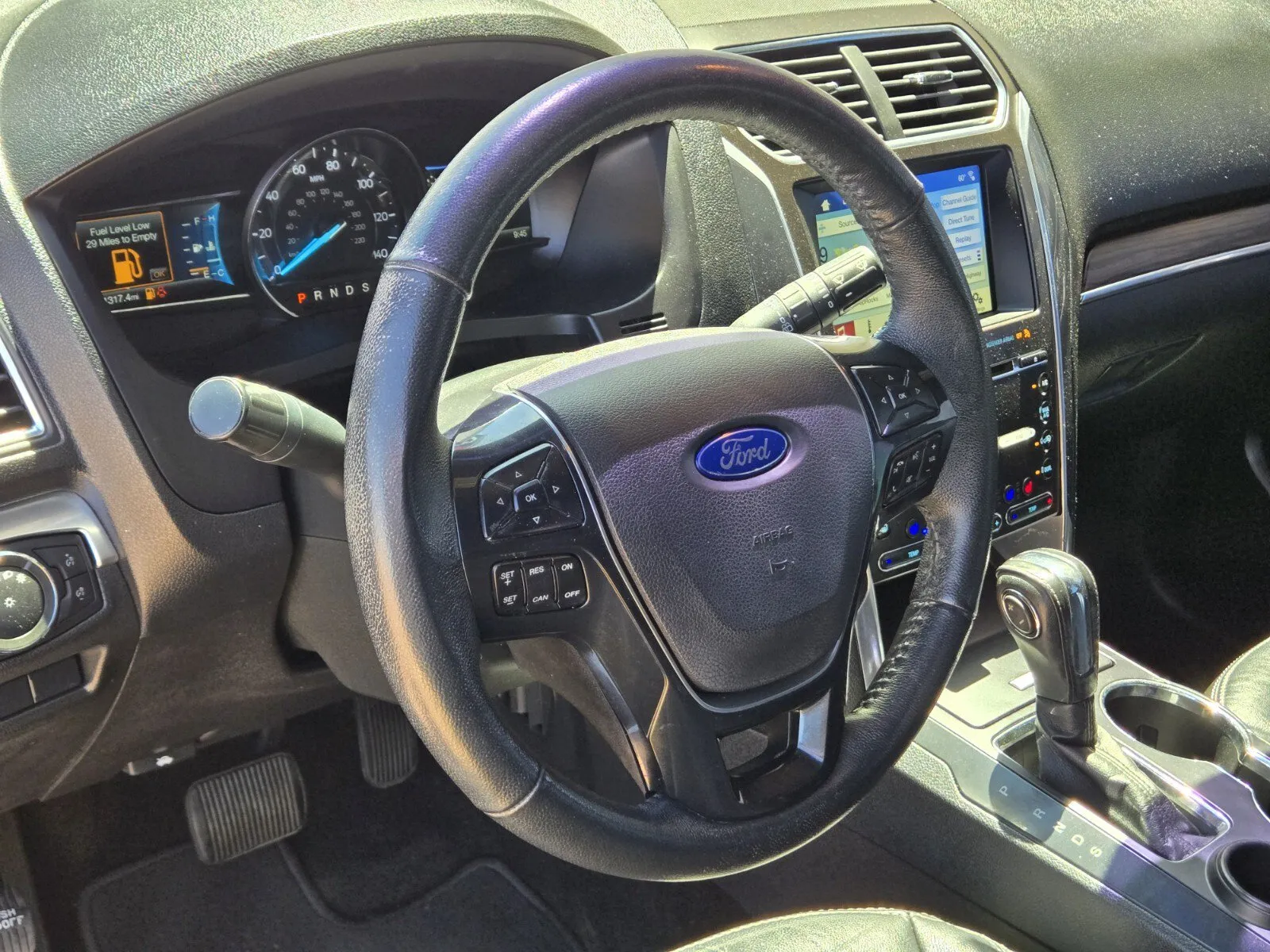 Ford Explorer photo 16
