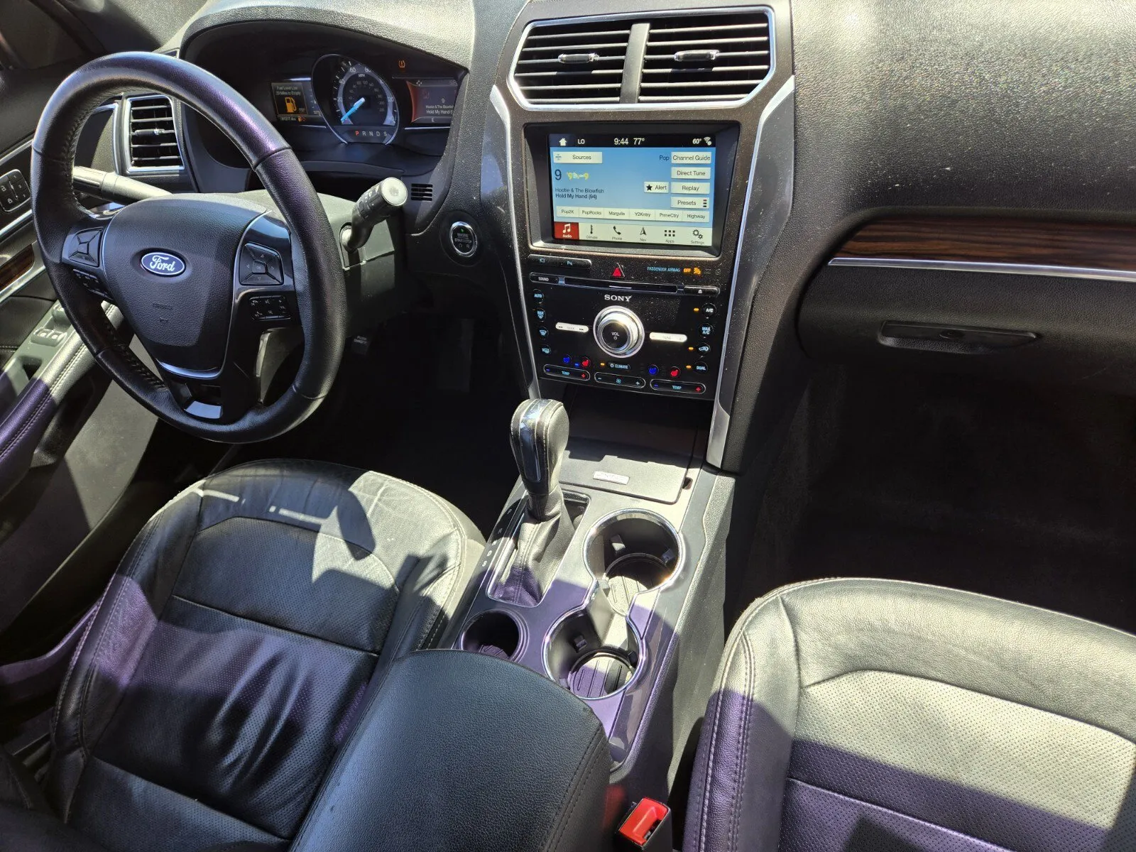Ford Explorer photo 14