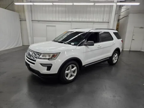 White 2019 Ford Explorer XLT for sale in Las Vegas, NV
