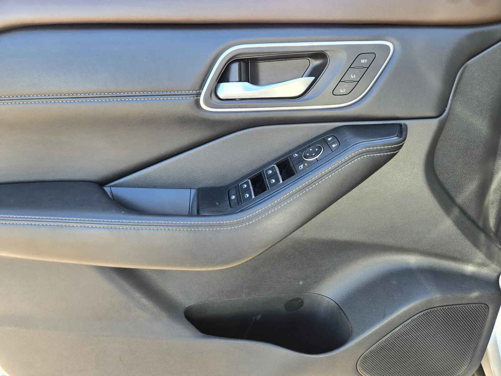 Nissan Rogue photo 15