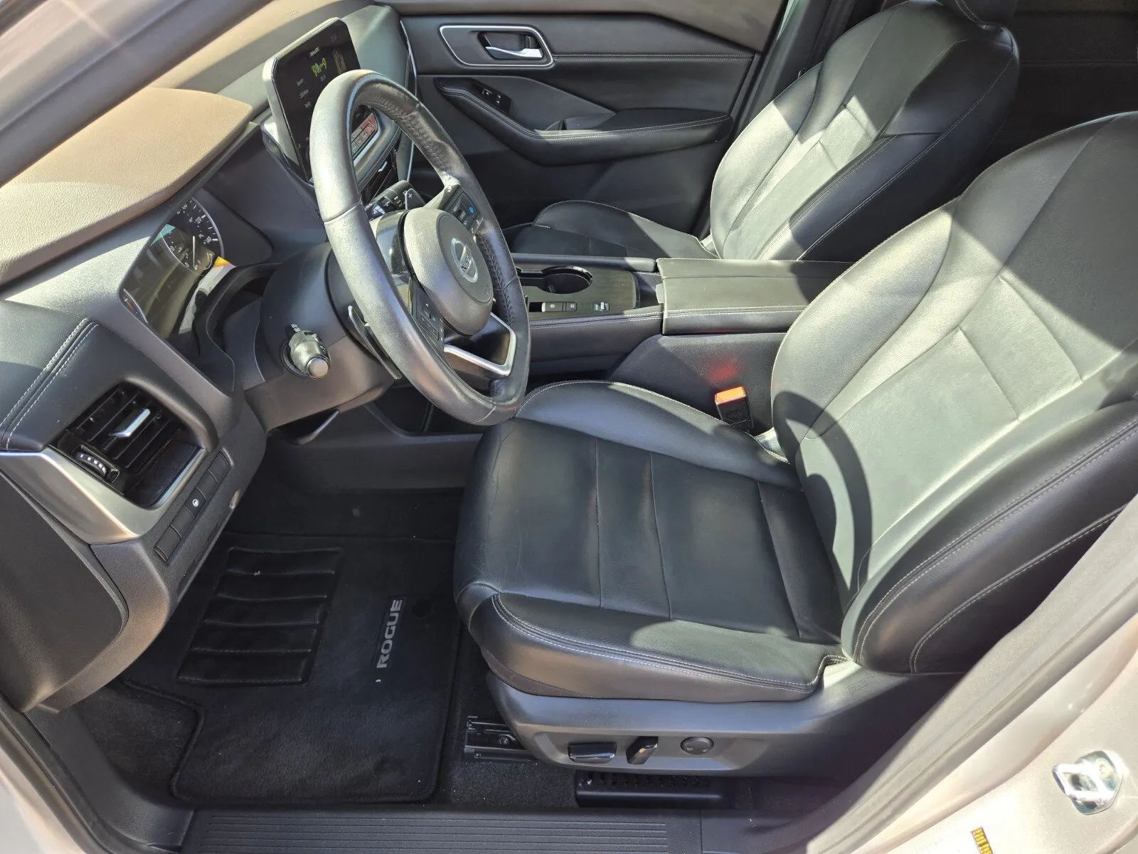 Nissan Rogue photo 7