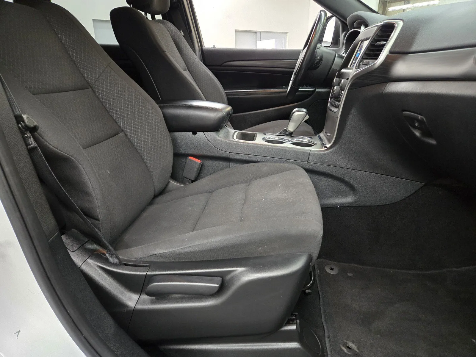 Jeep Grand Cherokee photo 12