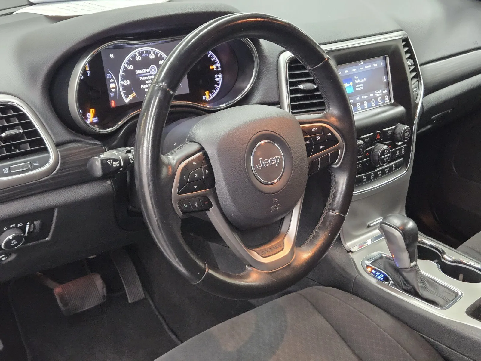 Jeep Grand Cherokee photo 15
